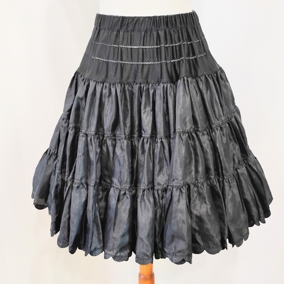 VINTAGE DOUBLE TIERED RUFFLED CRINOLINE - Picture 8 of 8